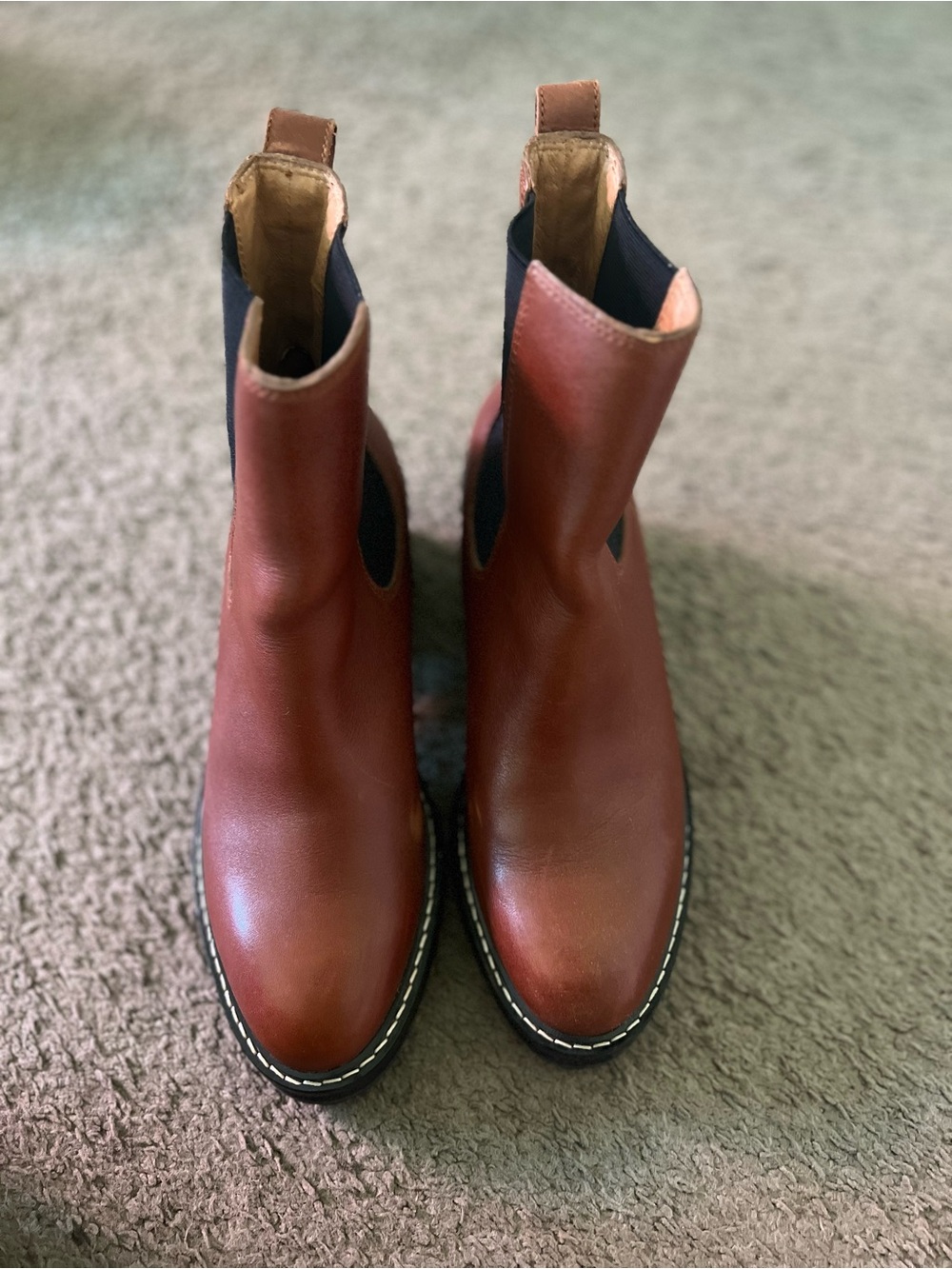 Madewell Chestnut Leather Chelsea Boots with Black Elastic - Picture 3 of 5